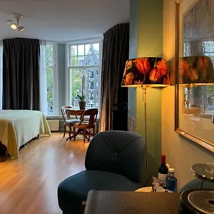 לינה וארוחת בוקר Decor Canal House, אמסטרדם
