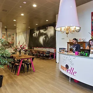 Hostelle - Women Only ホステル